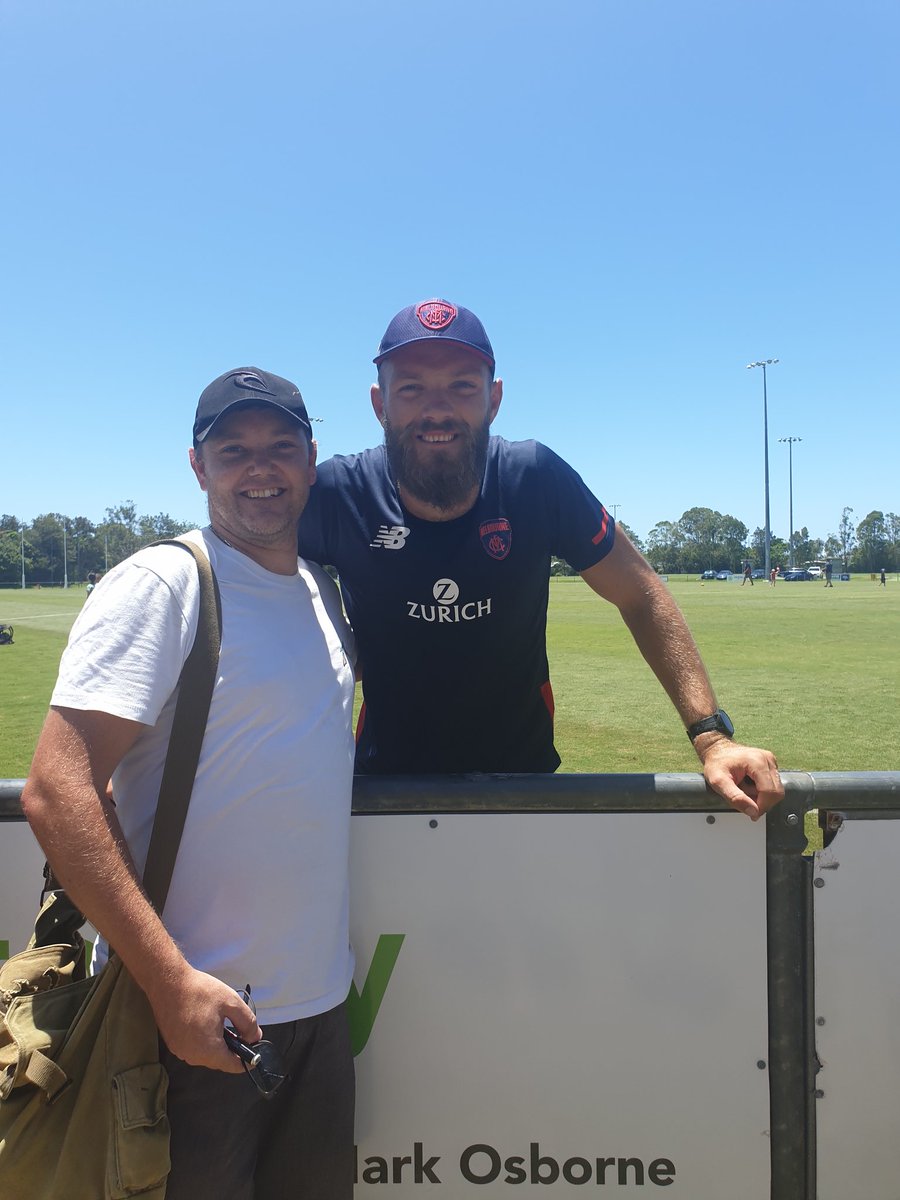 palkal03's tweet photo. The great man and @gawndog37 .. 
Haha. 
Love your work Max, remember you said you're a lock for my SuperCoach team. 
#MaxTrain #SuperCoach #Maximus 
Cheers for the pick and chat mate. 
@melbournefc https://t.co/TTgGyydgC8