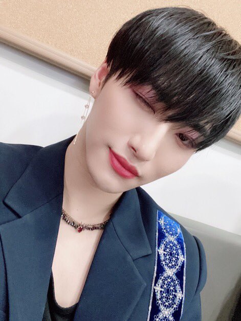 ⌗  :: day 32.seonghwa you handsome boy you posted again!! you make me so happy, you don’t know how happy you make me :’) have you eaten yet? it’s lunch time so make sure to eat well. i love you! ☆