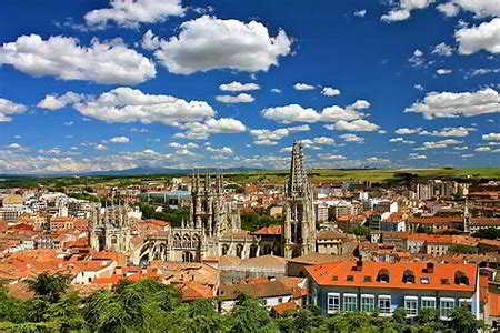 Descubre la apasionante comunidad de Castilla y León, con tantas provincias bajo su territorio es imposible no enamorarte de sus encantos.
La Catedral de Burgos es solo un ejemplo de las maravillas que ofrece esta comunidad.
#viajar #escapada #Cultura