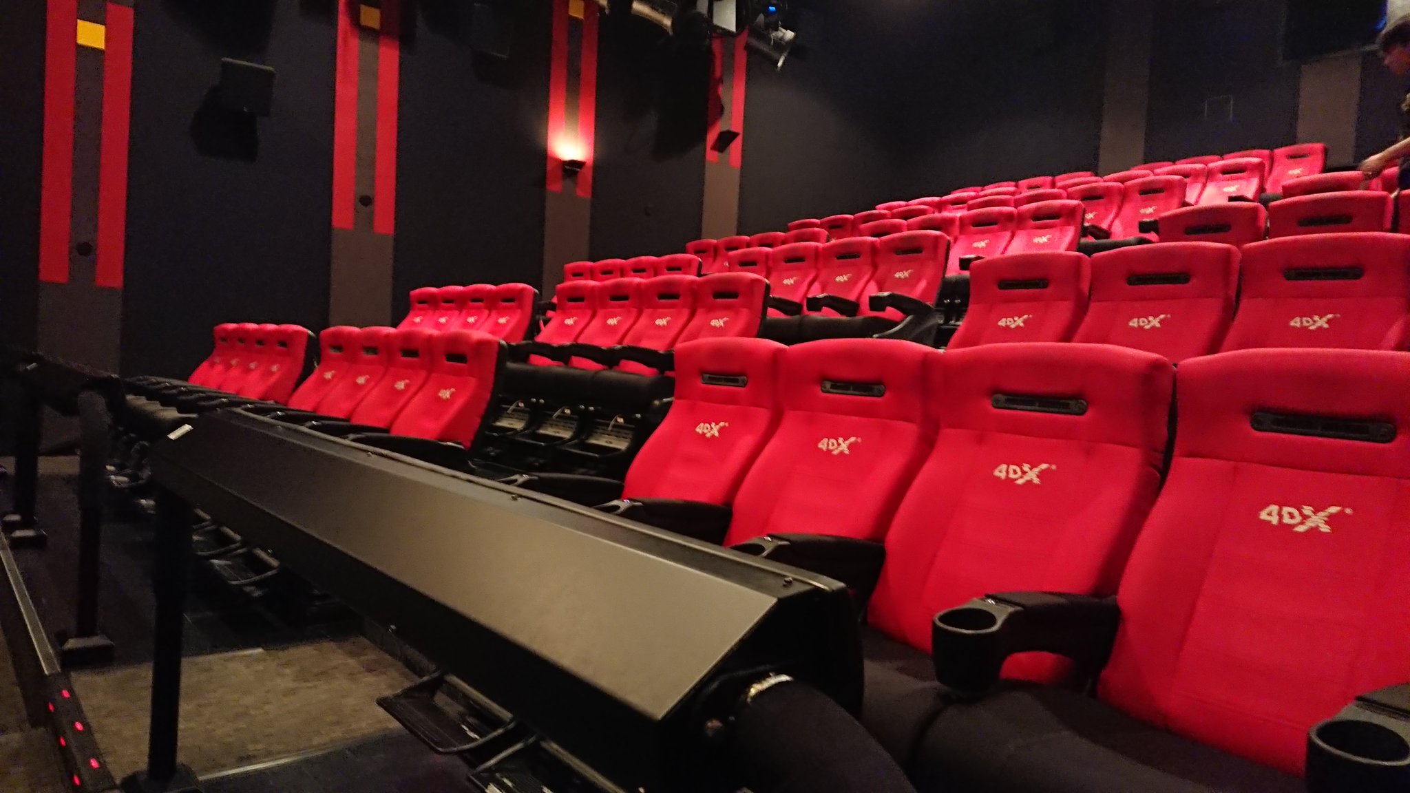 地雷ふんたー Usシネマパルナ稲敷 ヒロアカ 4dx 相変わらずのヤバさwエクストリーム上映級の揺れなことはある かっちゃんのエクスカタパルトとハウザーインパクトにはマジで振り落とされそうになったw 相変わらずお台場より揺れる最強4d館だったから是非来