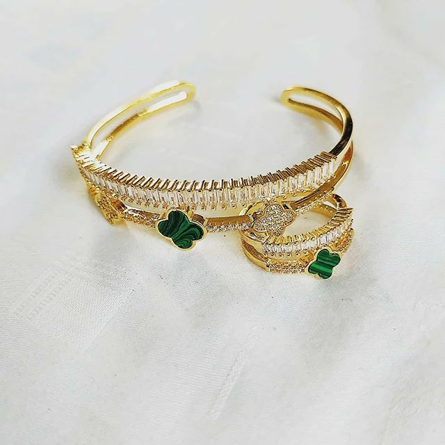 accessoriesM_ng's tweet photo. Bangle and ring set 
Colour: Gold
Type: Bangle
Size: Small-Medium
Price: N5,000
*Does not Tarnish
Storage tip: keep in covered box after wear
- - https://t.co/yieWCb3jp9 https://t.co/dPvKT3EGl8