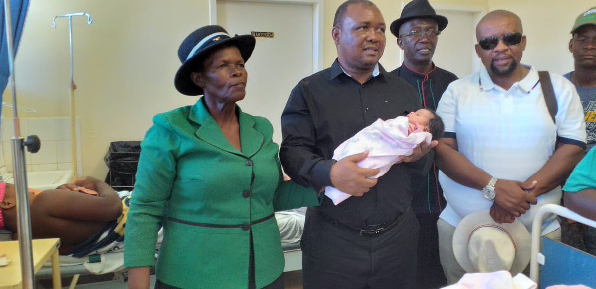 TsehlaMoruti's tweet photo. #Lesotho Hon @MothetjoaM  celebrating his birthday at Mapoteng. He was born on the 02 Feb 53 years ago. There was a fortune baby who was born at 01:00 am in Maluti Adventist Hospital. Hon Metsing gave out gifts and M500 cheque for that child.

"Metsing is making difference" https://t.co/fPgFx5g0p5