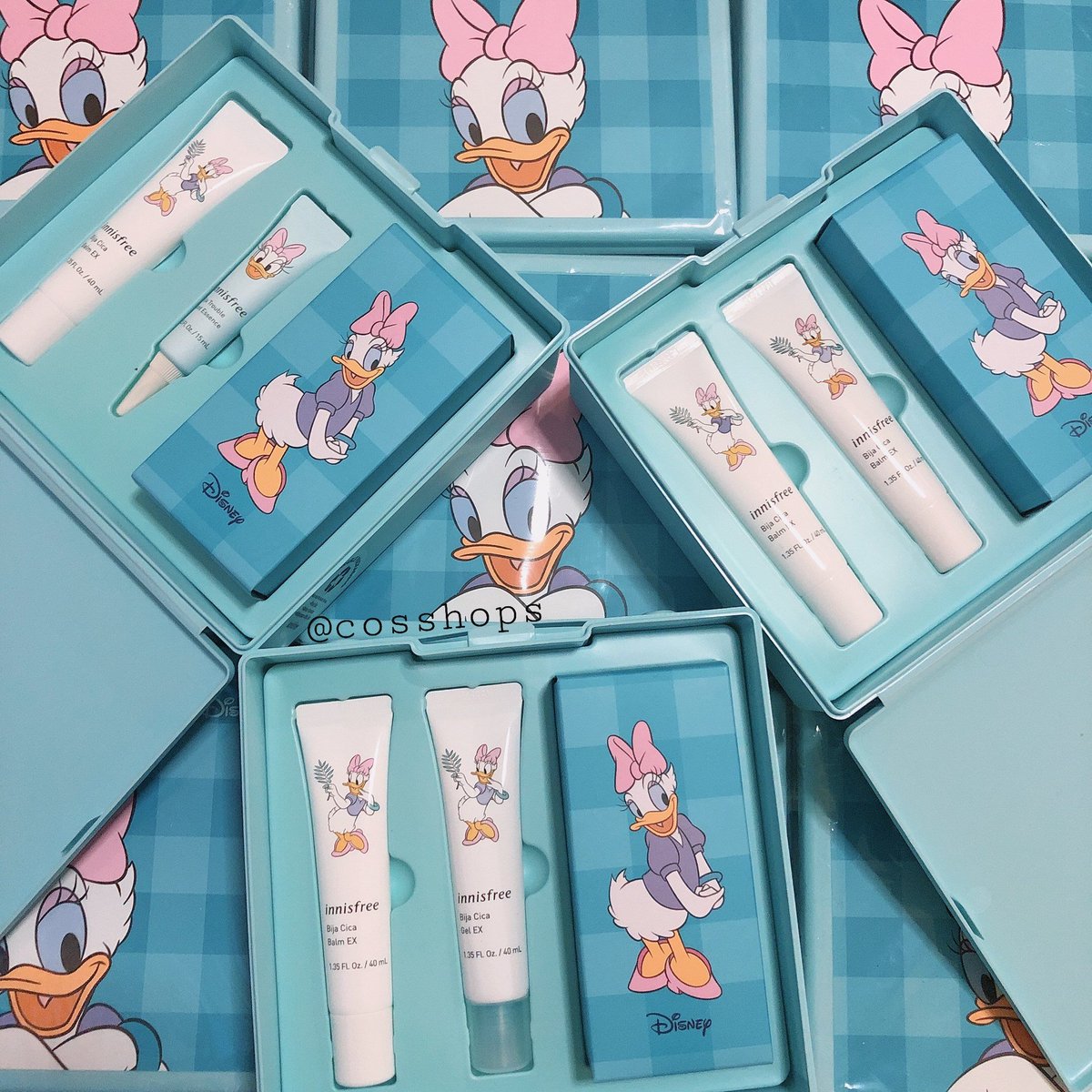 KK_store8's tweet photo. #cosshopsskin #พร้อมส่ง #Innisfree Bija Cica Balm set (Daisy Duck)
      ลดอาการอักเสบของ��ิว เหมาะกับผิวแพ้ง่าย เป็นสิว บาล์มสามารถซึมเข้าสู่ผิวอย่างรวดเร็วและอ่อนโยน 
 
กล่องสุ่ม
Bija Cica Gel EX 40ml. 2 หลอด
Bija Trouble Spot Essence EX 15ml.
กล่องสำลี

🌈980฿

#howtobeauty https://t.co/N3GSq2Byuz