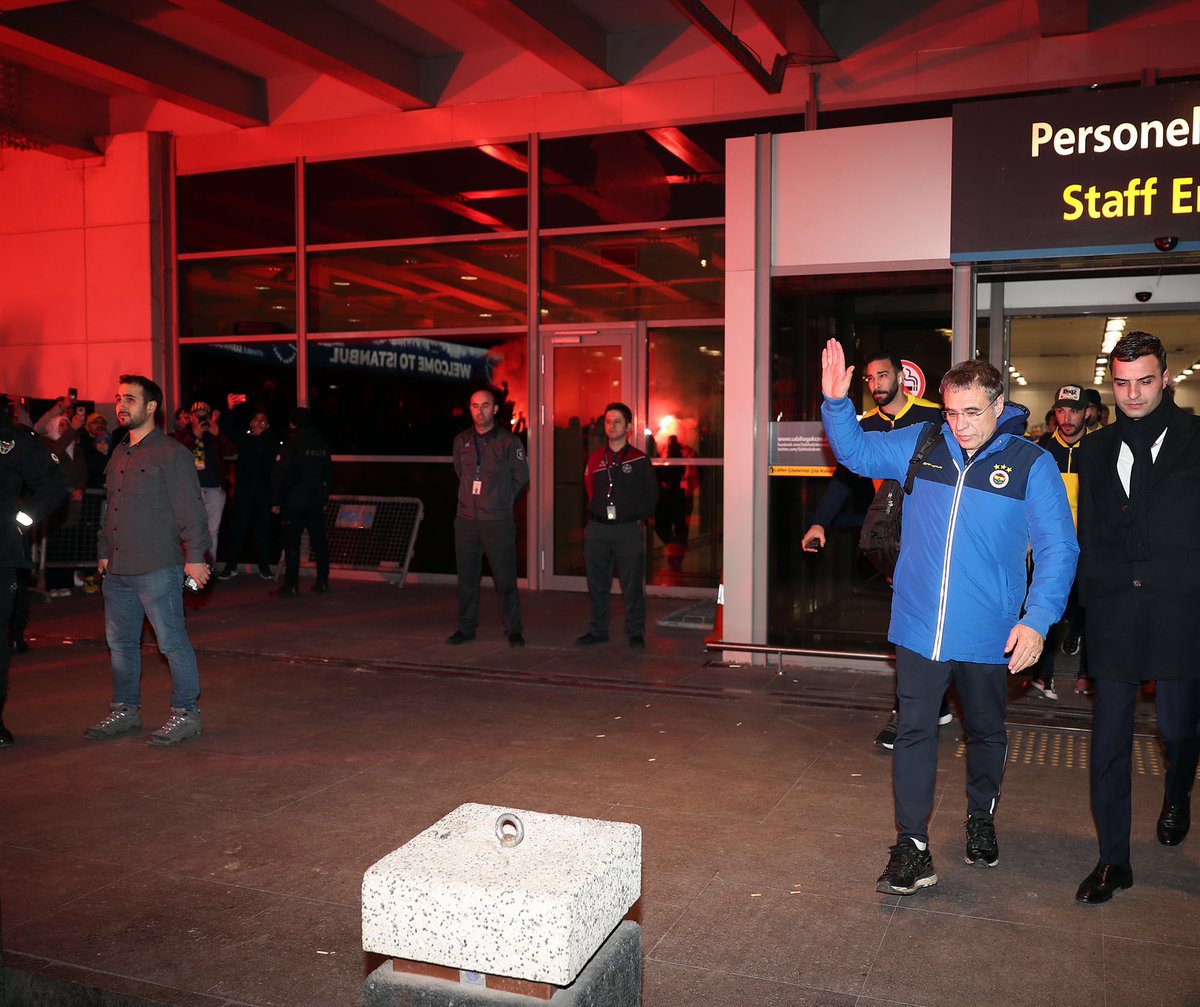 Fenerbahce's tweet photo. Fenerbahçe söyleyecek son sözü! #OmuzOmuzaŞampiyonluğa https://t.co/sr4p4V06bq
