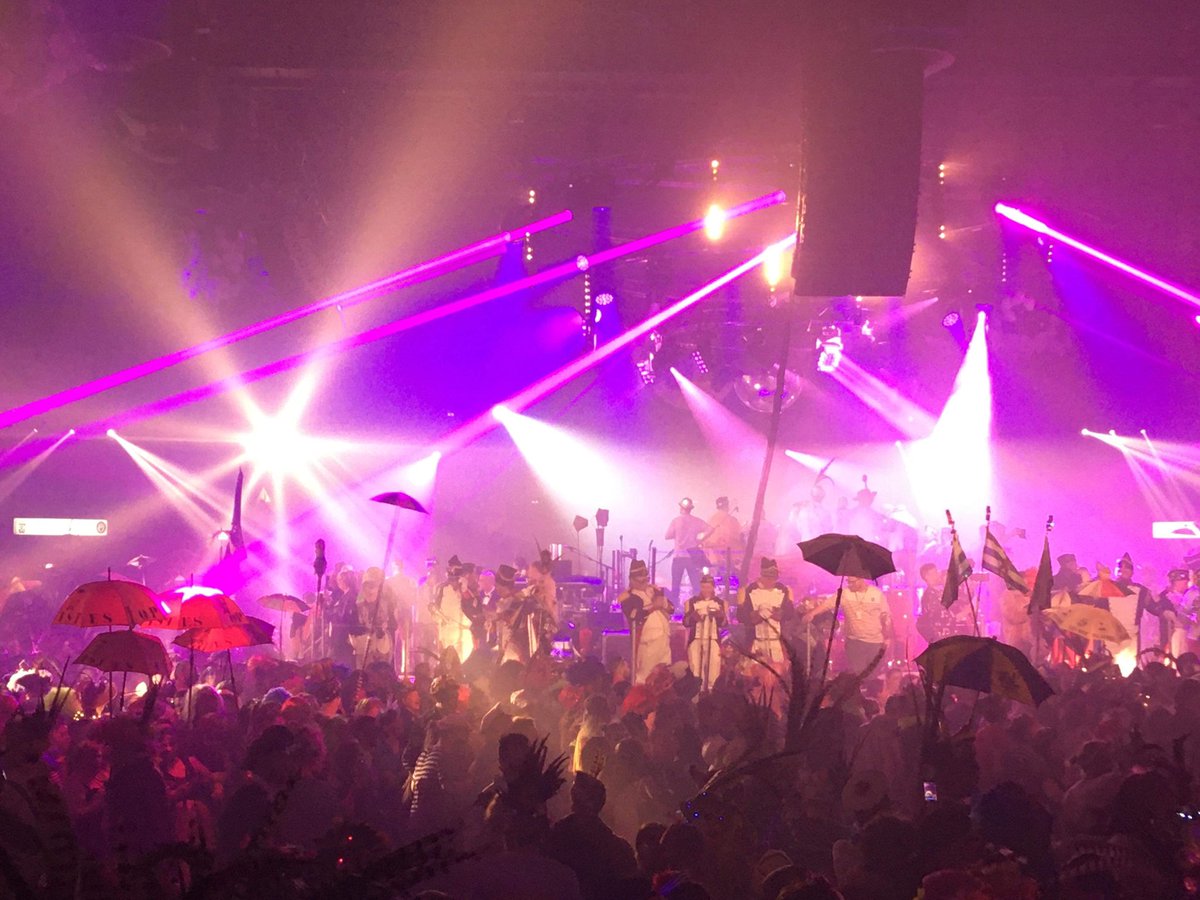 Le meilleur remède à la crise #carnaval2020 #dunkerque, ça devrait être remboursé par la sécu ! Encore un excellent #balduchatnoir