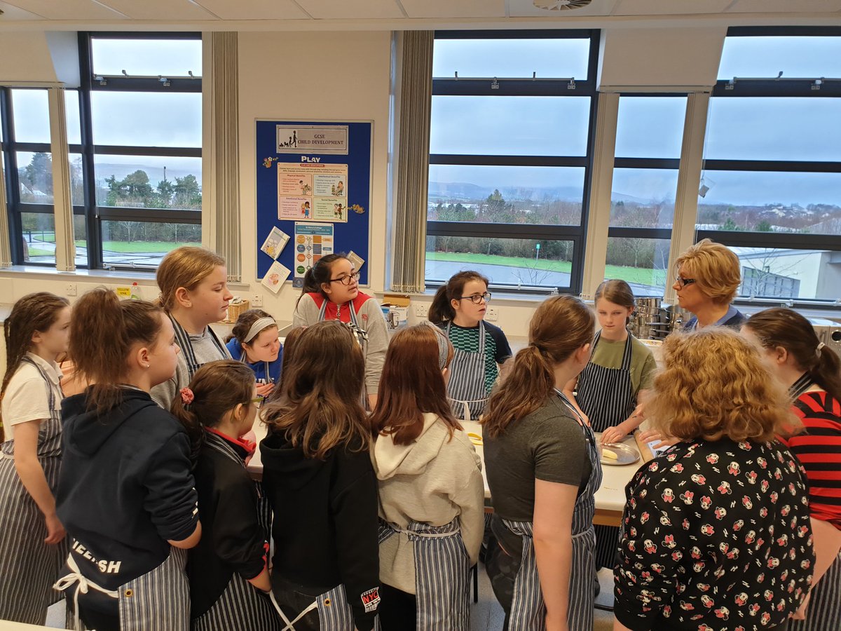 Home Economics was a popular choice yesterday as 'Banoffee Pie' was on the menu! 🥮 🤗 #delicious #saturdaytreat <a href="/stmarysderry/">St Mary's College</a> <a href="/LisnealCollege/">Lisneal College</a>