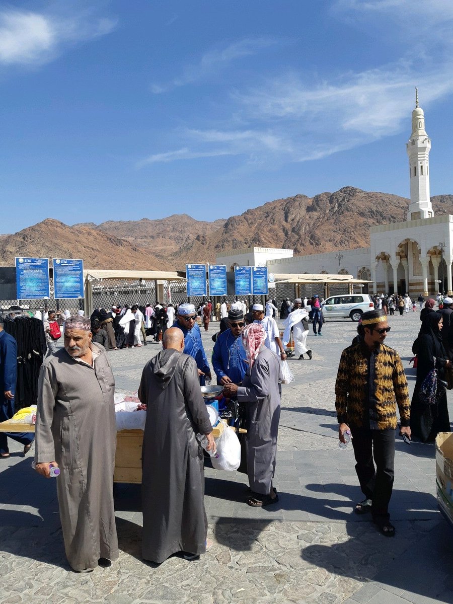 Alfinpep's tweet photo. I'm at Jabal Uhud https://t.co/pJWt0zq2Pj https://t.co/rtGEMZ5KbL