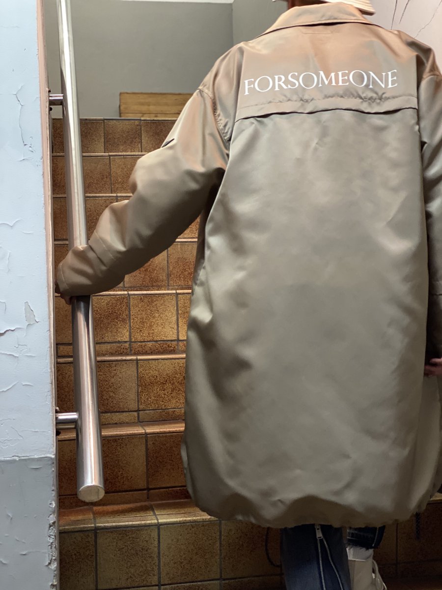 forsomeone_001's tweet photo. WIND COAT
¥74,800(税込)
高密度のリモンタ社製ナイロンツイルを使用したオーバーサイズのベンチコート。

ONLINE STORE
https://t.co/Yo78NIM4Tk

FORSOMEONE FLAGSHIP STORE
東京都目黒区東山2-3-4 1F
OPEN :12:00-21:00

#FORSOMEONE
#SS20
#NEWRIOT
#WINDCOAT https://t.co/xJUwDioQ6f