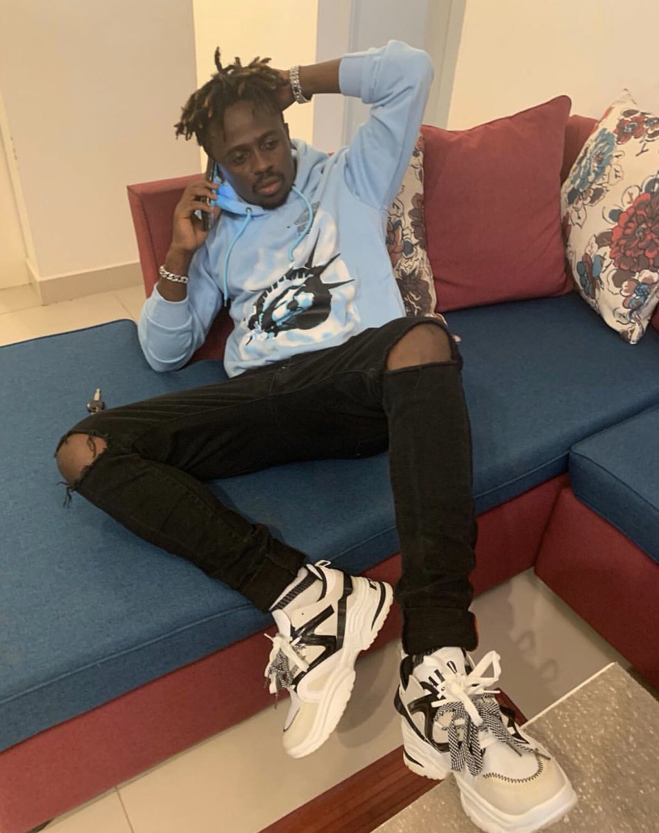 bryanfrico's tweet photo. Maybe if we tell people the brain is an app, they will start using it.😁
#237showbiz 
#afrobeat 
#Motivated https://t.co/uJbO1mRNav