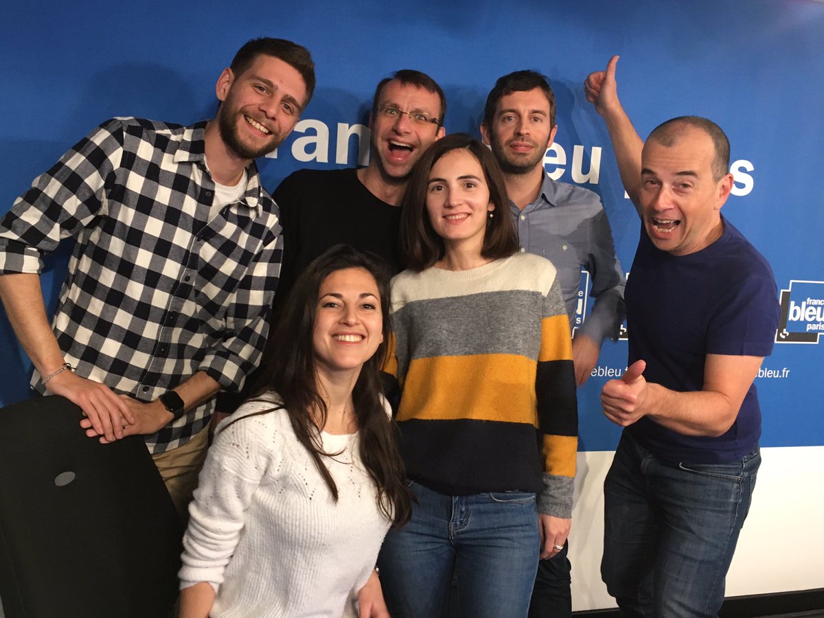 AlunniSegolene's tweet photo. ✌️L’équipe @francebleuparis avec pour vous réveiller ce week-end matin @laurent_dereux et moi même 😇 big up à Jean et Gaetan à la technique, Laura au standard et @alex_fremont pour les infos #bonweekend #radio #onair #radiofrance #weekendatwork https://t.co/6qBdINRDId