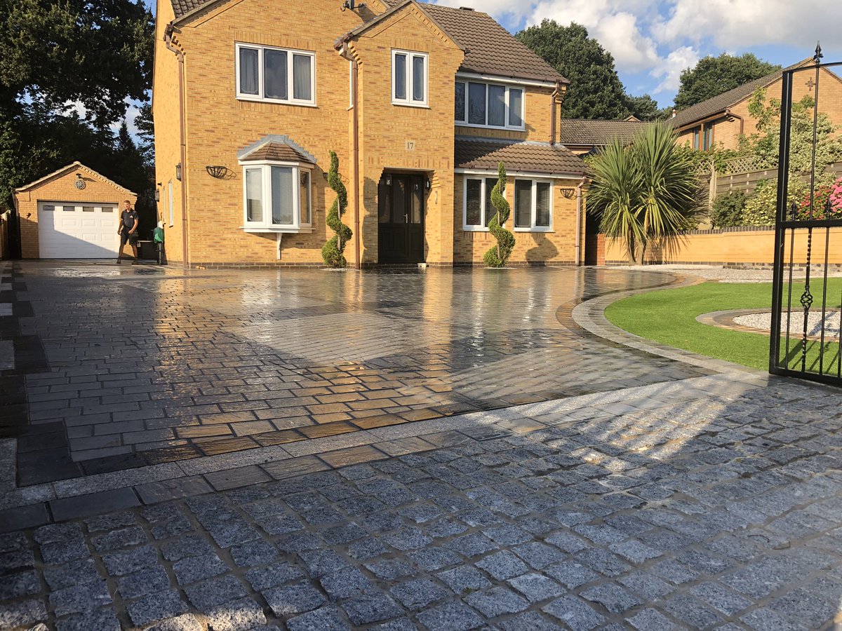From standard blocks to luxury award winning drivesys. The standard is raised every year. Absolute privilege to be apart of the Marshalls national awards. 🏆💥 #marshallsreg #nationals2020