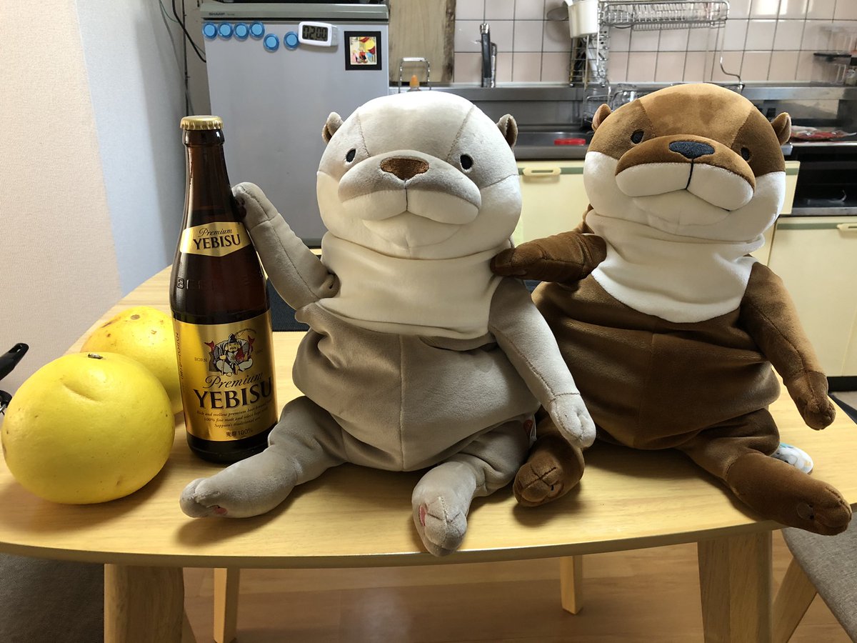 IshimuraYudai's tweet photo. やっと買えたおっさん。
店員さんにおつまみとお酒がエサと言われたので、ビールあげました。
#桂浜水族館 #ウソみたいなおっさん https://t.co/nIvlSrgvBI