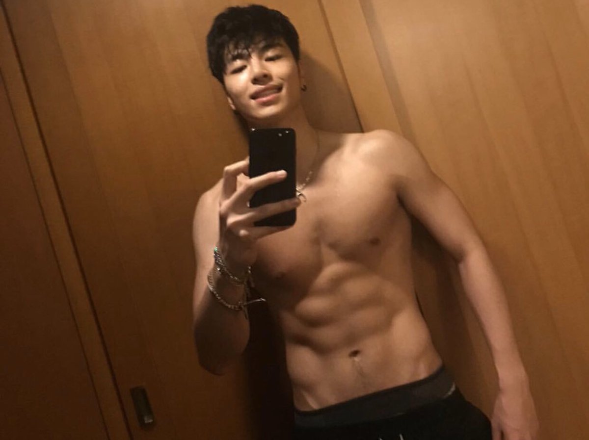gdsayham's tweet photo. ผมโตพอให้พี่เลิกมองว่าเป็นน้องได้รึยังคิมจีนาน https://t.co/OXj95qpMbX