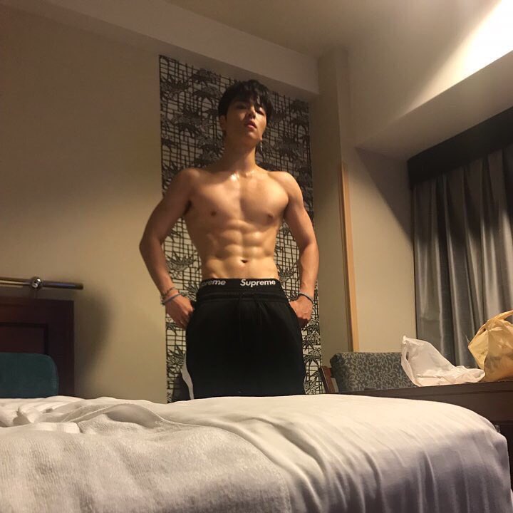 gdsayham's tweet photo. ผมโตพอให้พี่เลิกมองว่าเป็นน้องได้รึยังคิมจีนาน https://t.co/OXj95qpMbX