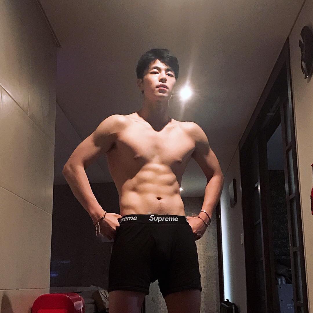 gdsayham's tweet photo. ผมโตพอให้พี่เลิกมองว่าเป็นน้องได้รึยังคิมจีนาน https://t.co/OXj95qpMbX