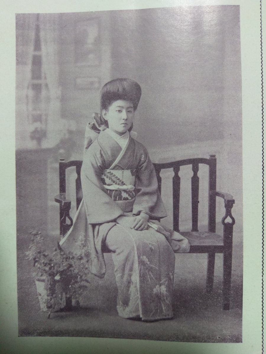 新美ぬゑ 大正初期に流行ってたと思われる この恐ろしく頭でっかちな髪型はなんだろう 二百三高地髷