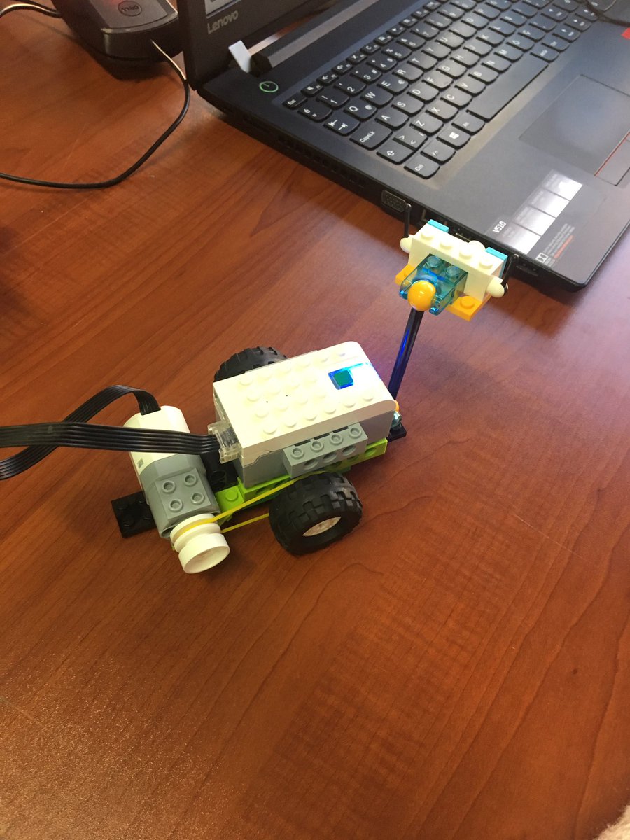 tnhnv1905's tweet photo. #iauRobotikKodlama
Robotik kodlama eğitimi 4. gününde Lego ile devam ediyor.
 @IAUKampus @iautanitim @iauokuloncesi @EgitimIau @iau_egitim @iausem @arduino @iauankara @xserkanyaman @Zkan92 @KorkmazDevran @BelmaTugrul @hamideertepinar @LEGO_Group @AYLINSOZERCAPAN @TeknoktaLE https://t.co/FperLvlaA6