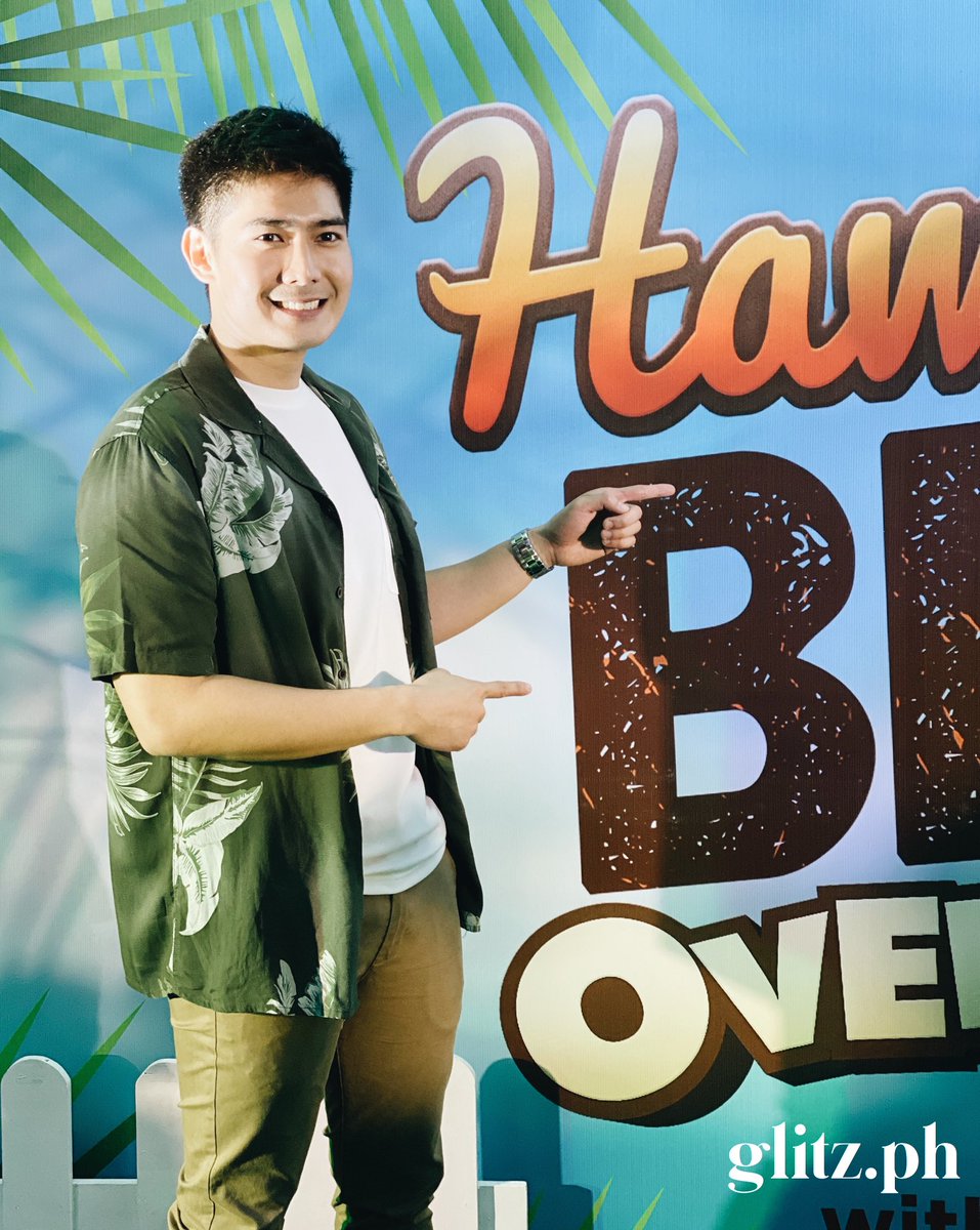 mj__deleon's tweet photo. Wala. Post ko lang si crush. @robertmarion 

---

Greenwich poster boy #RobiDomingo poses for photos at the #GreenwichBarkadaBBQBlowout for the launch of the all-new @greenwichpizza Hawaiian Pizza. https://t.co/GZzfV83jkc