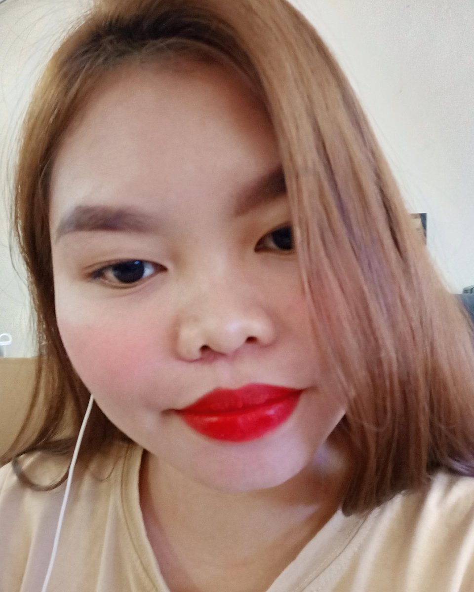 glae_maria's tweet photo. Whenever in doubt, wear RED 😂 https://t.co/AsiN0sG7gc