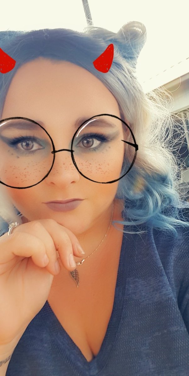 Goodnight beautiful people have a good #week tomorrow 💗💛💙💋 #twitch #streamer #gaming #gamer #girlgamer #makeup #hair #positivity  #amaturegamer #nightshade #newstreamer #pc #streaming #streamer #gamer #girlgamer #gaming