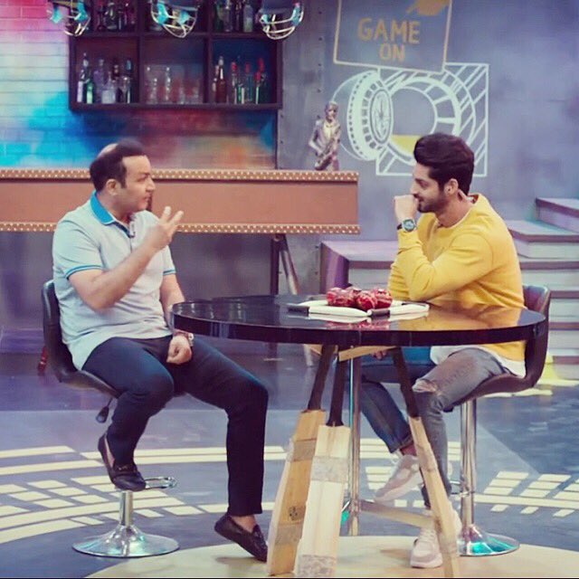 Buddhi_r's tweet photo. It was sure a good time with #VirenderSehwag ... ππ»π @virendersehwag @karan009wahi @zingtv @ZEE5India @Indstorytellers
#ZingGameOn #WahiWay #VirenderSehwag #KaranWahi #gameshow #GameFaceOn #cricket #indiancricket #funshow #india #games #indiacricket #smiles #Wahithehost https://t.co/xnBLsVZWf1
