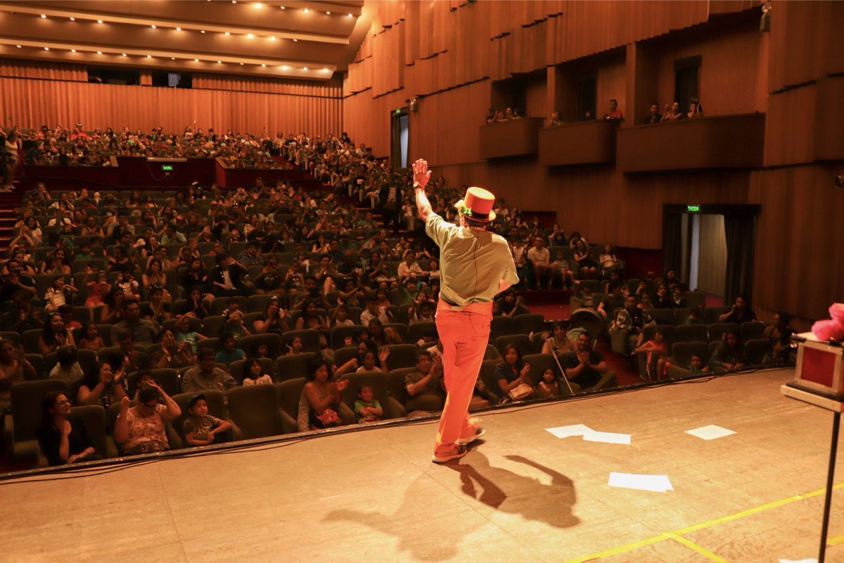 culturaima's tweet photo. 🎊 Así de motivados han sido los 2 días que llevamos del Festival Internacional de Magia Infantil 🤩 HOY DOMINGO ÚLTIMA OPORTUNIDAD de disfrutar junto a los Magos: Oli, Konstantino, Raúl, Plumilla y Zerrot 🎩
Los esperamos a las 15:30 horas en el Parque Centenario 🐰🌳 
#Arica https://t.co/3yofJBkqCb