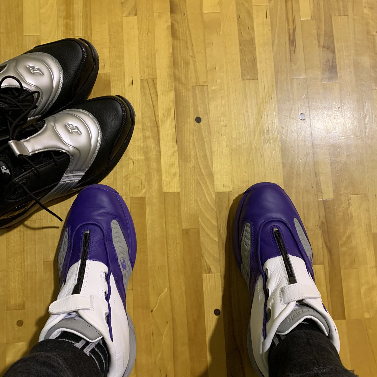 ASTERKICKS's tweet photo. と思ったけどスイッチ🤭
今の脚だととにかく吸収性を廃したい…
一般的には逆なんだろうけど沈みの無いクッションが快適😂
#バッシュ #バスケ #basketball #Reebok #Answer4 #AnswerIV #リーボック #アンサー4 #Iverson #NBA #スーパーフィート #superfeet #アンサー #answer #Nike #Kobe #ナイキ https://t.co/8t1RgCkFcz