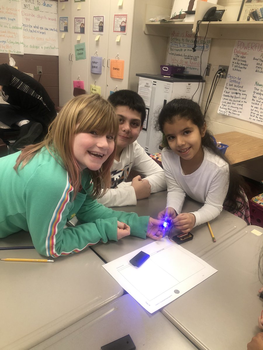 teacherkpratt's tweet image. What was work and don’t work when trying to make the bulb light? @napls_ps @E4Tech_Teacher #e4tech #learningtofly #cs4all #cs4oh #science #circuits