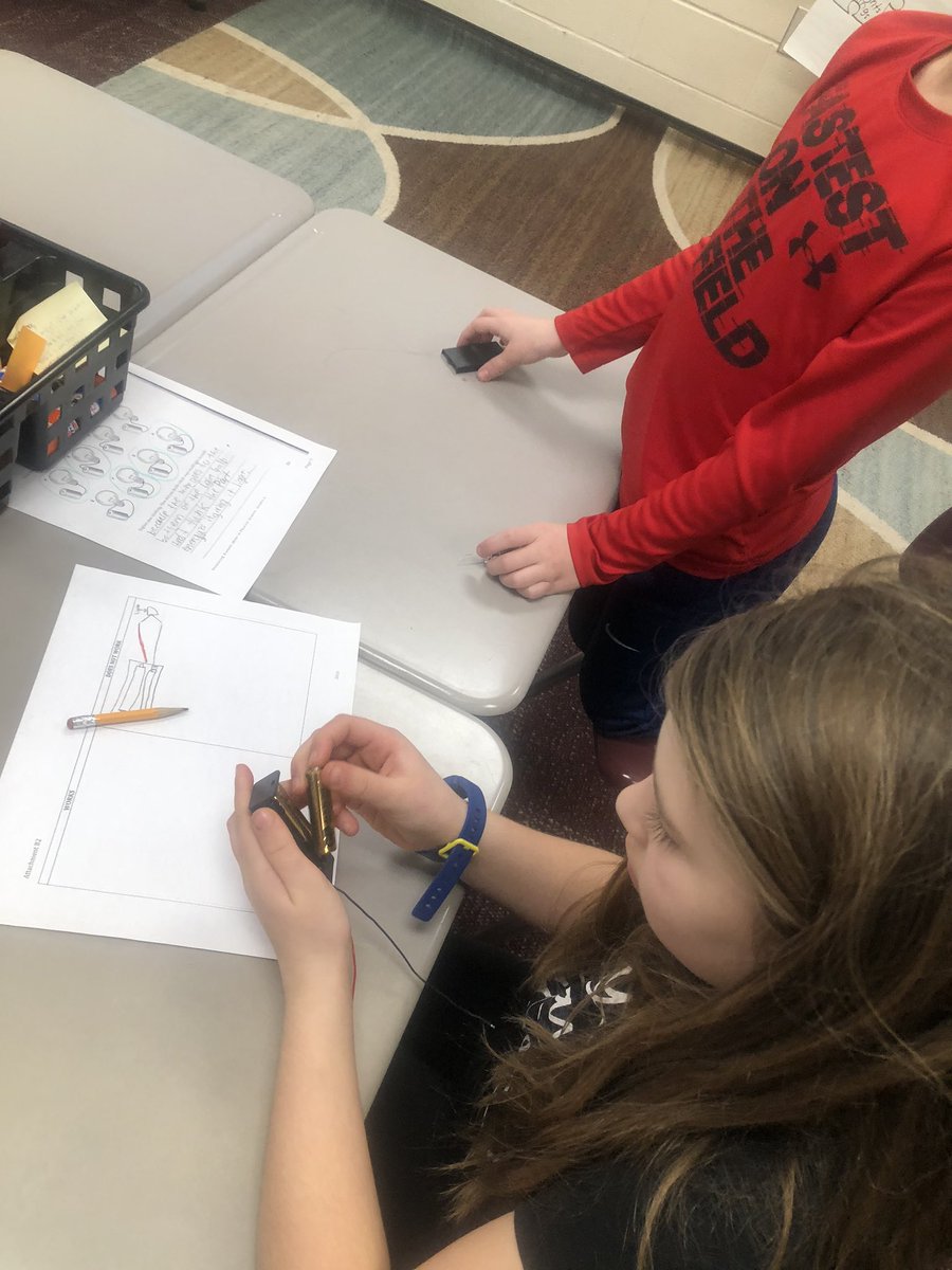 teacherkpratt's tweet image. What was work and don’t work when trying to make the bulb light? @napls_ps @E4Tech_Teacher #e4tech #learningtofly #cs4all #cs4oh #science #circuits