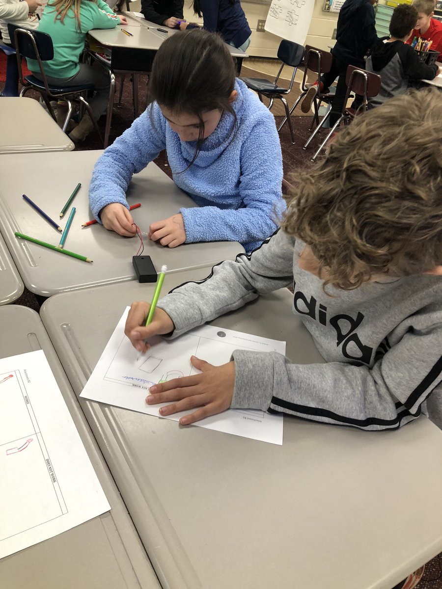 teacherkpratt's tweet image. What was work and don’t work when trying to make the bulb light? @napls_ps @E4Tech_Teacher #e4tech #learningtofly #cs4all #cs4oh #science #circuits