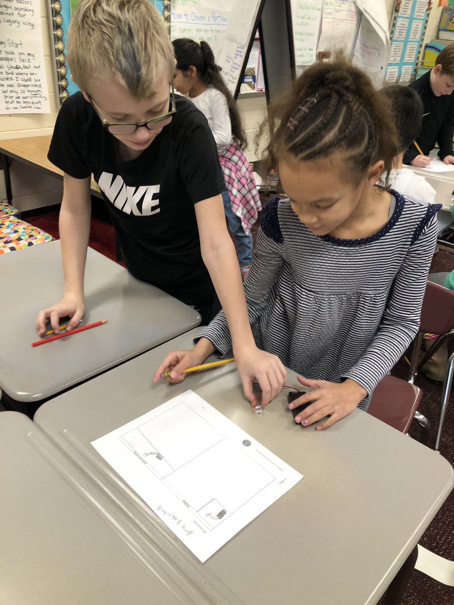 teacherkpratt's tweet image. What was work and don’t work when trying to make the bulb light? @napls_ps @E4Tech_Teacher #e4tech #learningtofly #cs4all #cs4oh #science #circuits