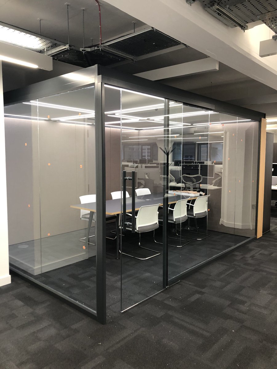 pi_group_ltd's tweet photo. Boss Design Infinity POD complete today at client site in London. Looking good! #PiTeam #Sundayinstall https://t.co/zmFFJ1PXbt