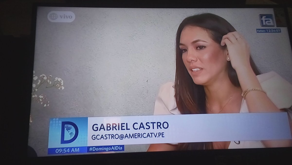 VeroSotelo9's tweet photo. Que bonita entrevista en @DOMINGOALDIA a nuestra reina @jazminpinedo 😍 gracias #GabrielCastro @americatv_peru https://t.co/q6WtvVzSQJ