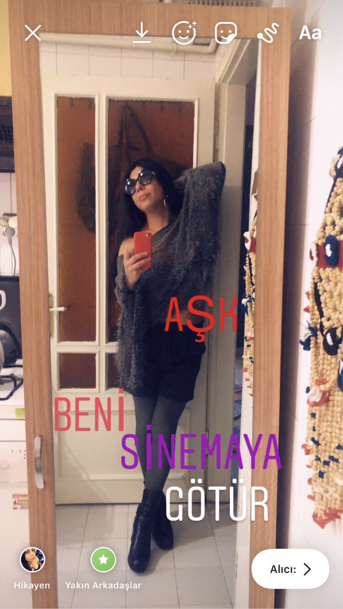FSerguzel's tweet photo. En son #sinemaya bir takipçimle gitmiştim. Film öncesi #izmit #41avm de yemek yiyelim dedim. O sırada elinde telefon mdj çekiyor. Yemek Esnası Msj atacak kadar önemli kişi kim dedim. < annem >dedi. Meğersem #swamda evli kadın buna Msj atıyormuş.Tabiki ayrı yerde izledim Flmi 😂 https://t.co/6aFqidXPcD