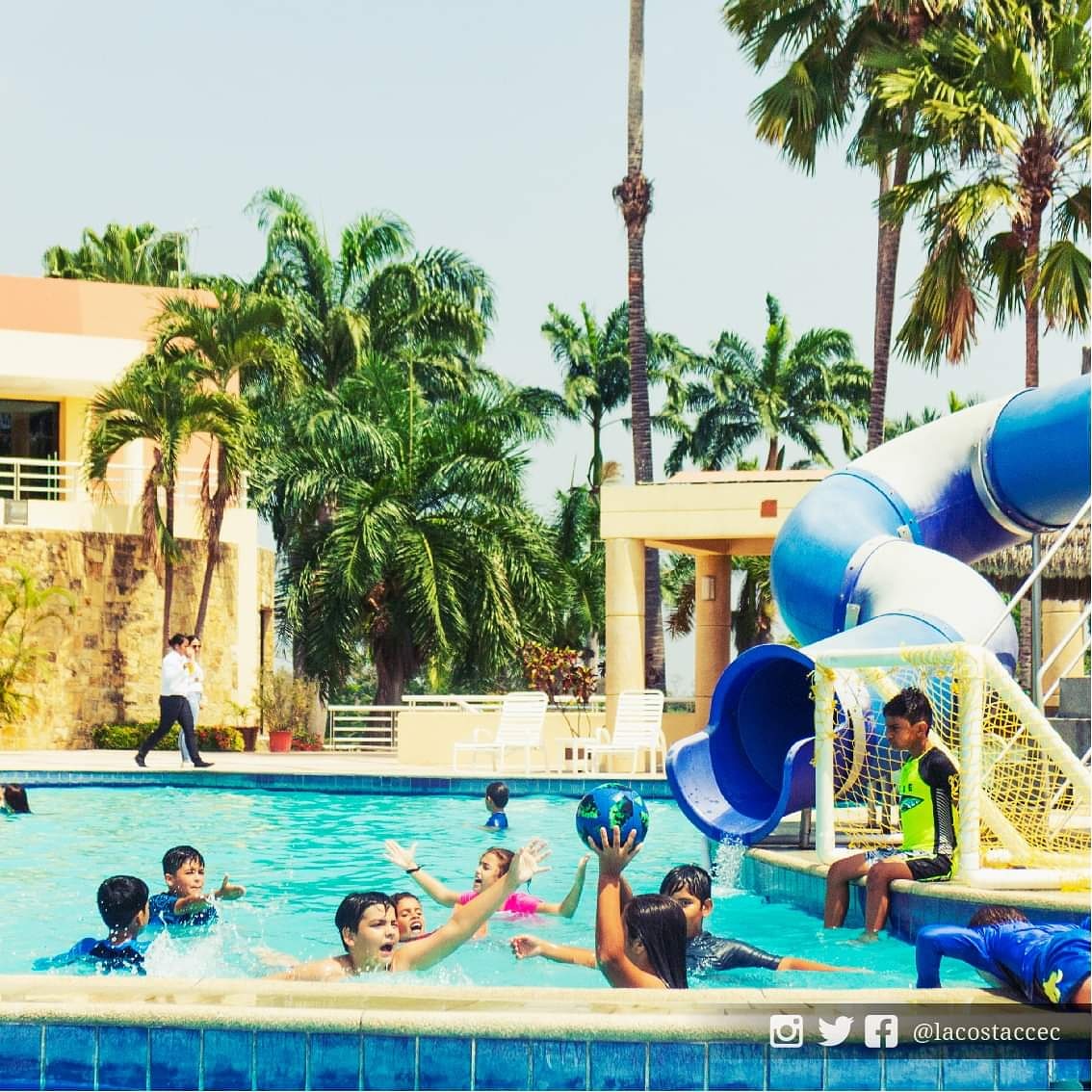 lacostaccec's tweet photo. Aprovecha cada minuto del fin de semana para disfrutarlo al máximo 😎 en Lacosta Country Club.

Hazte socio, solicita información a los teléfonos: 0997555472, 0978775859, 0999092533 y a los correos: ventas@lacostacc.com, hchasing@lacostacc.com y vquintana@lacostacc.com. https://t.co/LW2wYyri8D
