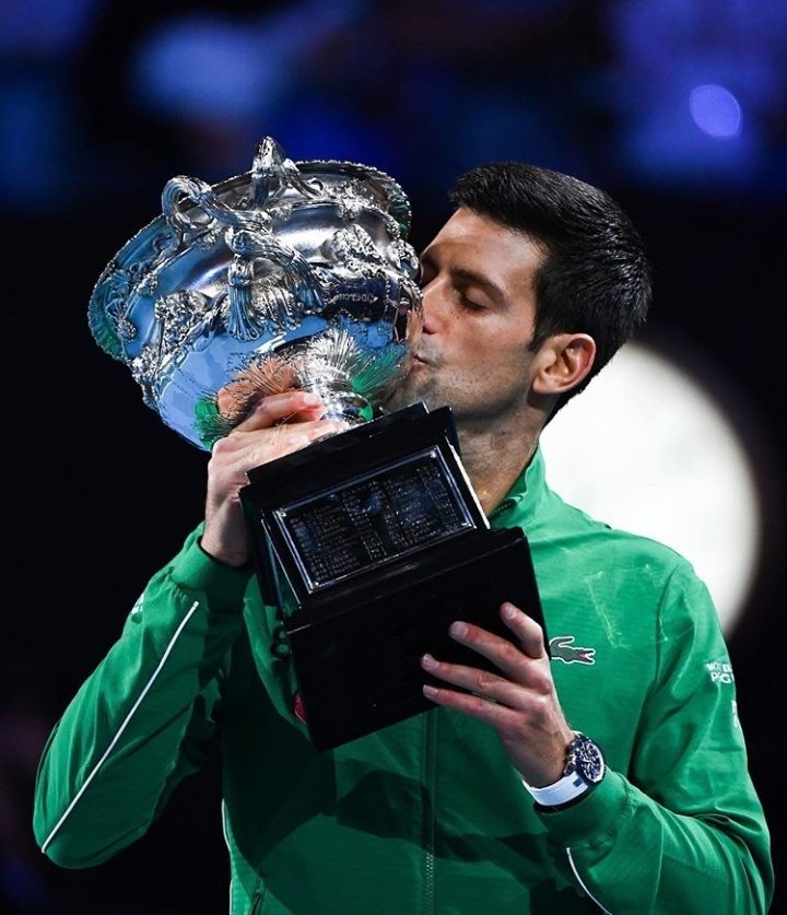 Danboy336's tweet photo. Con ustedes, Novak Djokovic, flamante CAMPEÓN del #AusOpen 2020 https://t.co/GGpoaaUG19