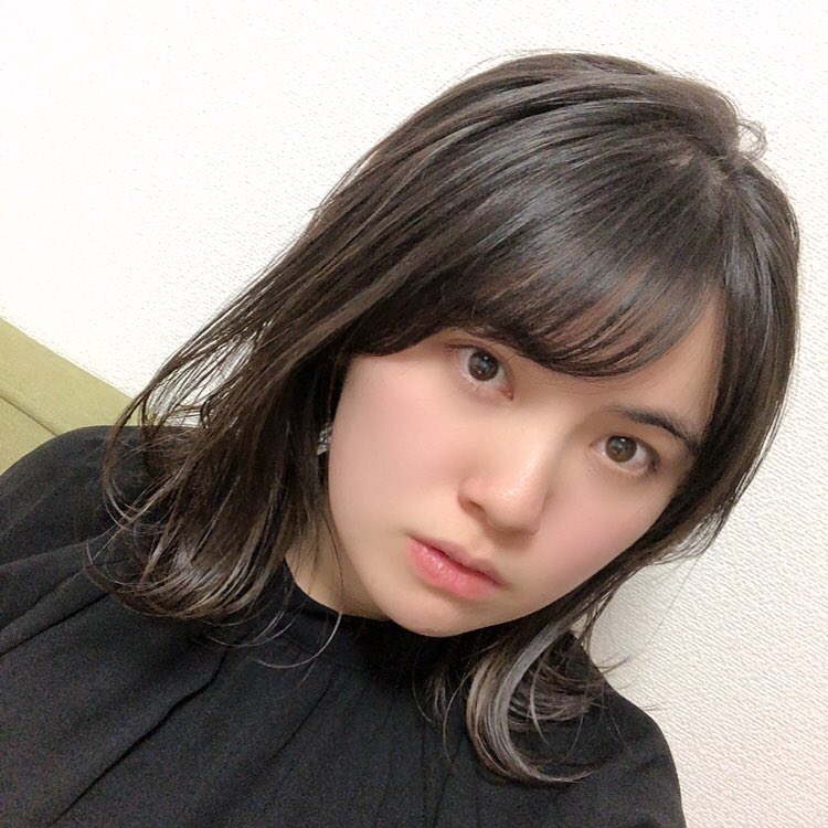 菜摘華 Twitterren 髪染めたん 初めて染めたん 地毛にブリーチ無しのハイライト オリーブグレージュ 右の毛先の部分が分かるかなって 写真じゃ伝わらないけどいい感じです 美容師さん曰く 地毛が元々みんながやりたいアッシュっぽい色なんだって だからそれを 菜摘華 Twitterren 髪染めたん 初めて染めたん 地毛にブリーチ無しのハイライト オリーブグレージュ 右の毛先の部分が分かるかなって 写真じゃ伝わらないけどいい感じです 美容師さん曰く 地毛が元々みんながやりたいアッシュっぽい色なんだって だからそれを