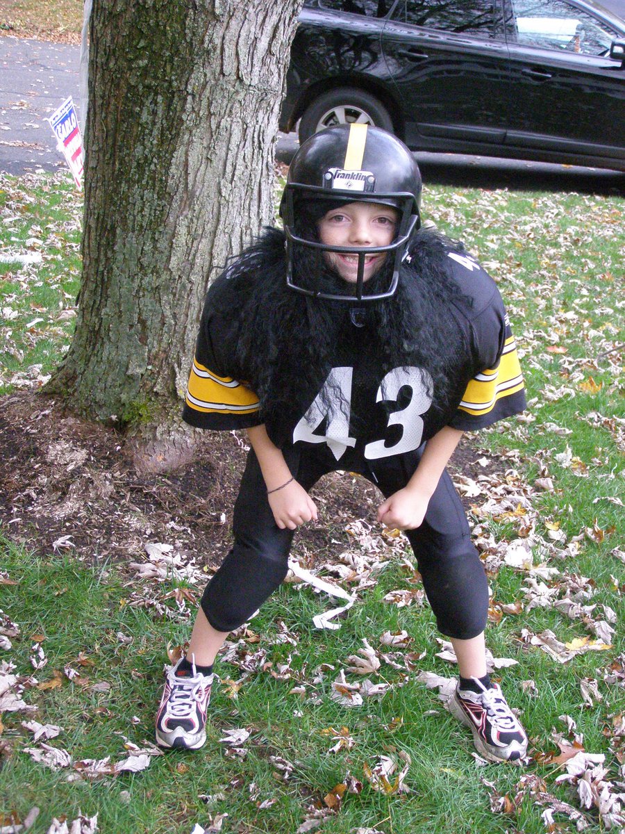 TroySantise's tweet photo. ⁦@tpolamalu⁩ Congrats on HOF. Best name in the game https://t.co/Z3wTywKWGH
