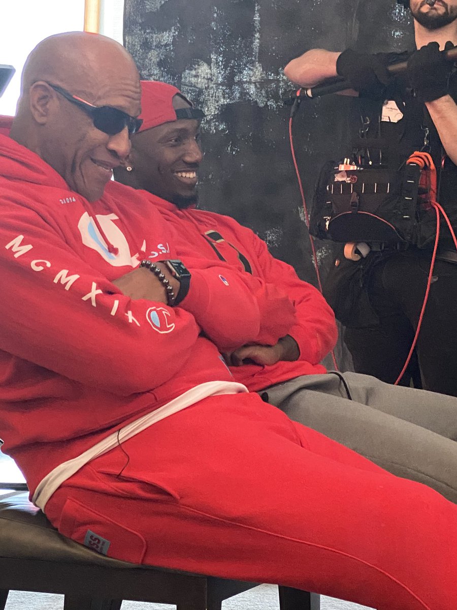 MichelleBeisner's tweet image. LIVE from South Beach and coming up on @ESPNNFL Countdown - our feature on @49ers @DeeboSamueI with the one and only @icecube @TommyTinyLister and @PreciousMartin1 - “A Tale of Two Deebo’s” #SuperBowl2020 🏈🙌🏼💯