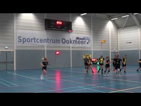 hkckorfbal's tweet photo. Makkelijke zege na moeizame start bij #ROHDA - Volledig bericht: https://t.co/8igUwMikLn
#Hoofdklasse #Seizoen20192020 #Uitwedstrijd #Zaalcompetitie https://t.co/Q92nqFK2Fw