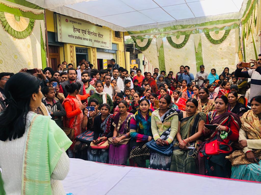 आज मिर्ज़ापुर में मुख्यमंत्री स्वास्थ आरोग्य मेला का शुभारंभ करते हुए