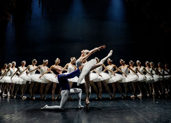 Мариинка 2 лебединое озеро. Русский балет в санкт петербурге. Русский балет в санкт петербурге. Русский балет 2022. Гедиминас таранда балет.