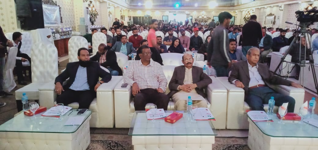 SmAdnanSiddiqu2's tweet photo. Convener MQM Pakistan Khalid Maqbool Siddiqui and Senior Depty Convener Amir khan rabta commetti zahid mansori program  Attend second session at District East
#ExcelYourExcellence #CareerCounsellingSession2 #PollB #MQMPakistan @Dr_KMSOfficial
@amirkhanMQM90 
@ZahidMansori #MQMpk https://t.co/y2W851Iqq8