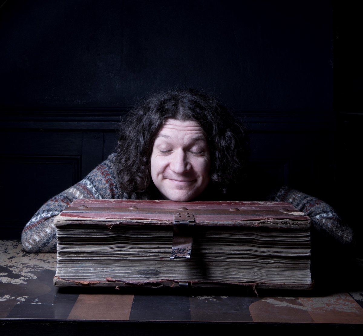 VanderLaugh's tweet photo. Two weeks to go until I unleash my show #Fablemaker @VAULTFestival.
Come watch me improvise a brand new story on February 18th+19th with nothing but the audience in front of me for inspiration.
Here be dragons, krakens, spies, assassins and more...
https://t.co/9AVM74TMMG https://t.co/XKRuH7WKIK