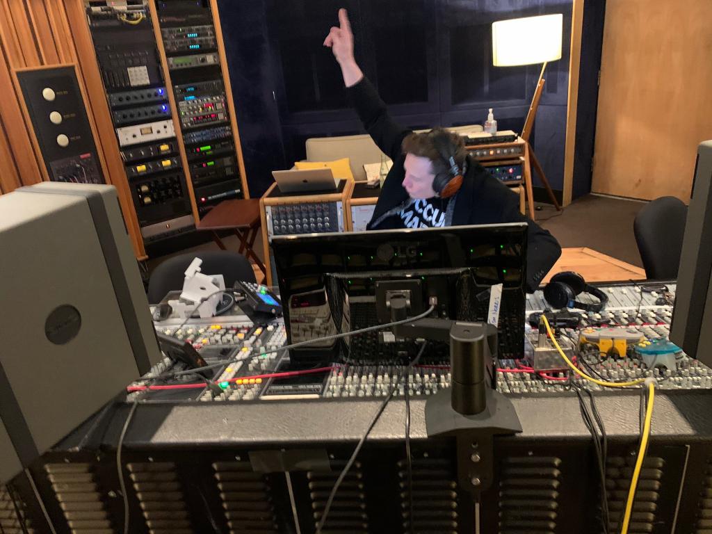 WQLE910's tweet image. With the release of the EDM song "Don't doubt yer vibe" soundcloud.com/user-209448905… it's become apparent that Elon Musk is just one scalpel short of full Buckaroo Banzai.
"Wherever you go, there you are."  #BuckarooBanzai #TeamBanzai youtube.com/watch?v=8MqJ3i…