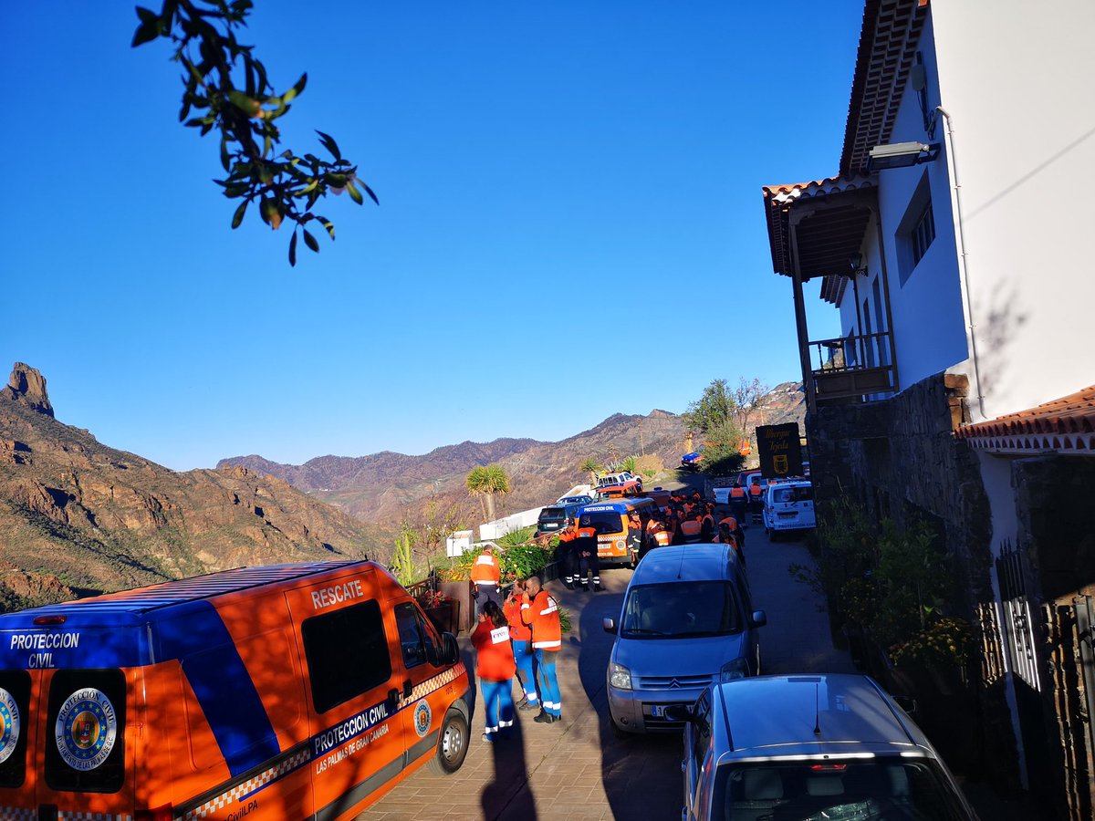 PCARUCAS's tweet photo. #AlmendroenFlor Dispositivo #Seguridad y #Emergencia @PCARUCAS @PcVallesecoGC @ProteCivilLPA @PCTelde @protecivilSBT @avpcmogan #PCSanMateo #PCSantaLucia #PCLaAldea en el municipio de @Tejeda_GC https://t.co/CtWzEURHut