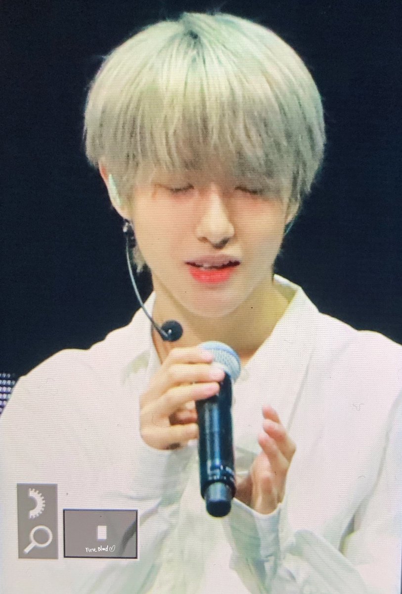 firstblood0323's tweet image. 200202 👼🏻

#RENJUN #런쥔 #仁俊 #NCT #NCTDREAM