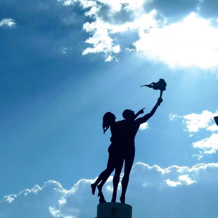 jukobsky's tweet photo. México está al revés, todo cambia y empeora para la clase trabajadora. Hoy más que nunca se hace urgente y necesario la organización de la masa en defensa de sus intereses. https://t.co/cxnPko0wkI