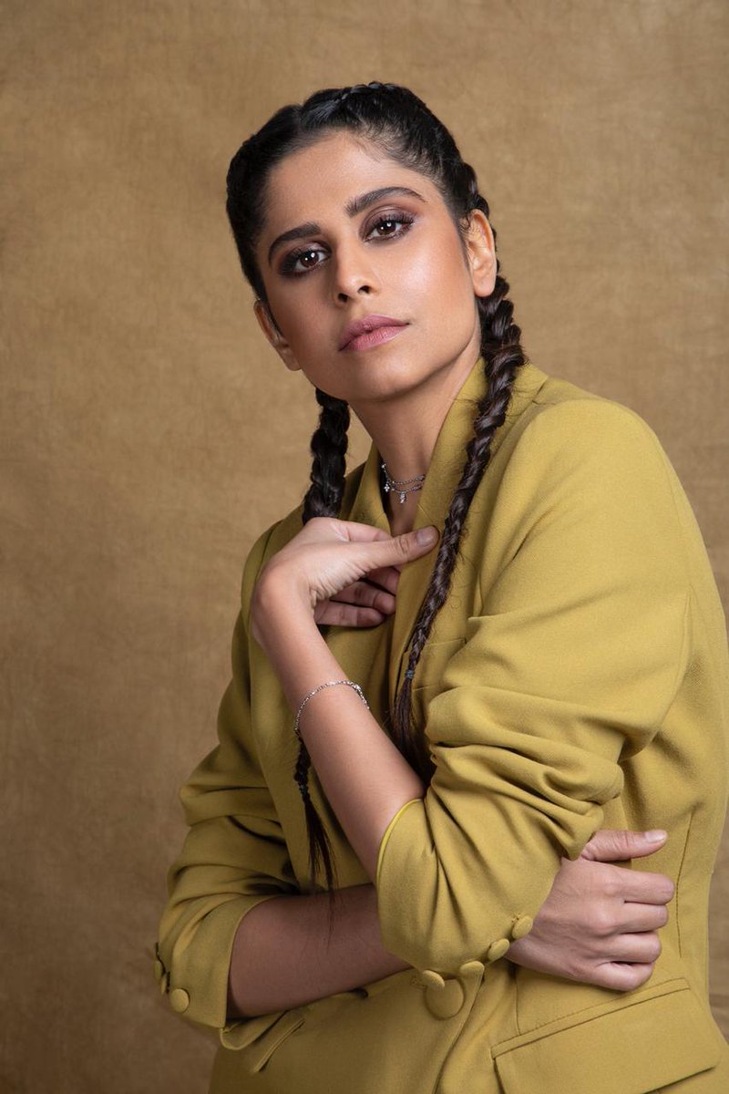 fillamwala's tweet image. Actress @SaieTamhankar shows off her stylish side in this stunning outfit 
 @DreamersPR 

 #saietamhankar #BlazerLook #Stylish #Stunning #actress #look #dreamerspr #fillamwala