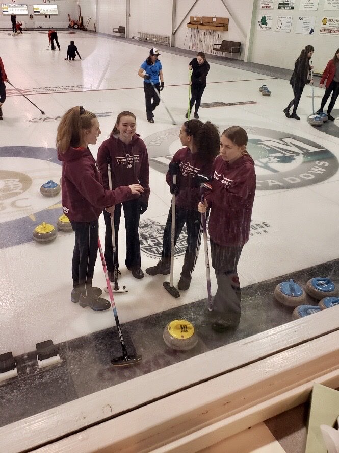 AO-PJ We made it to day two 🥌
One solid win yesterday and a heartbreaker loss. Let’s grind out the B side ladies. #goreregionals #highshoolcurling #PJCVS